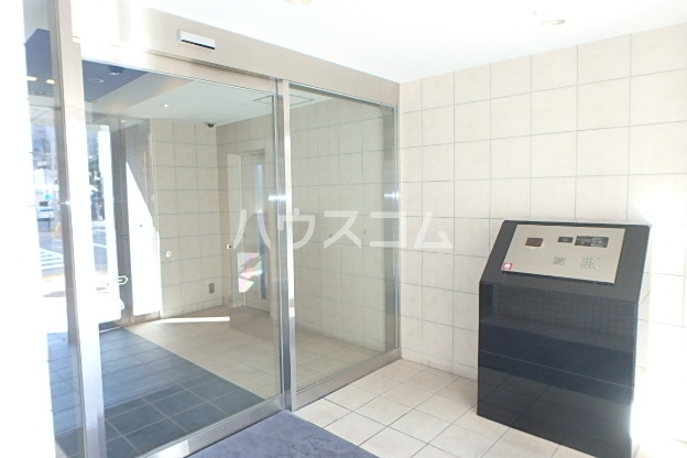 19/27 エントランス