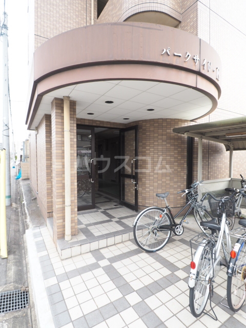 21/27 エントランス