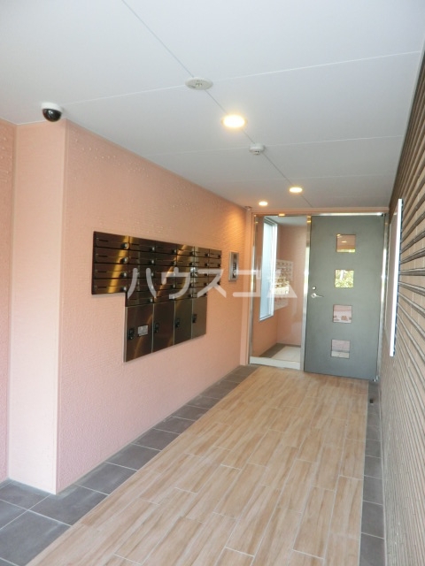 25/30 エントランス