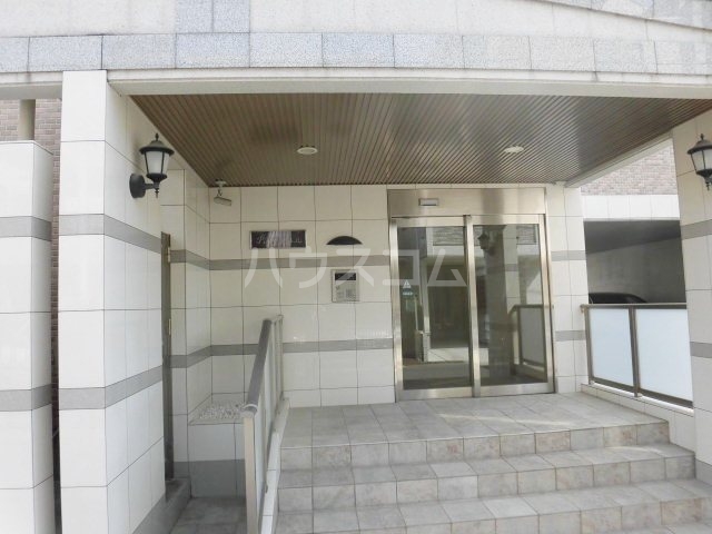 21/28 エントランス