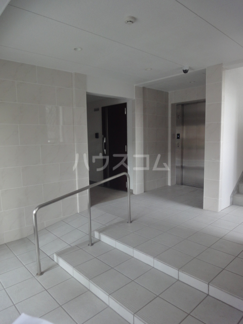 21/30 エントランス