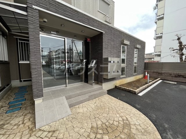 23/30 エントランス