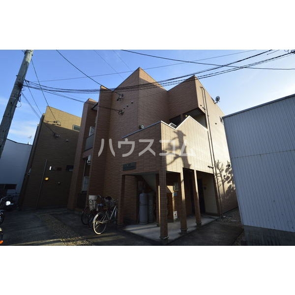 18/19 エントランス