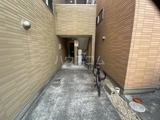 22/24 エントランス