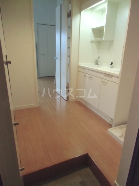 21/23 エントランス