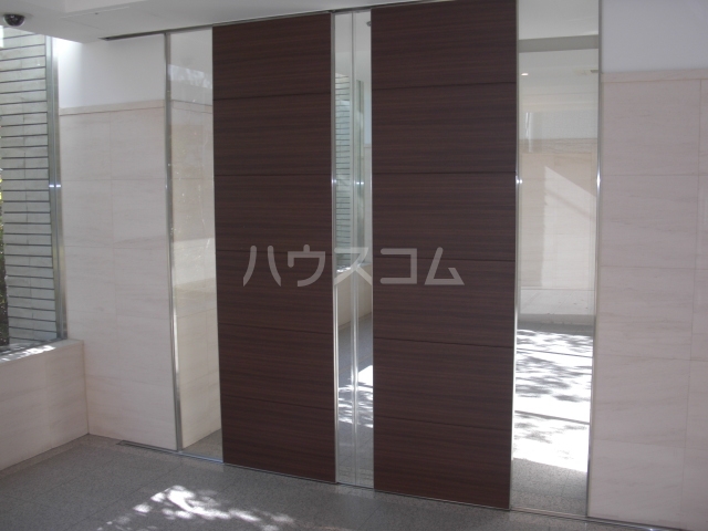 14/19 エントランス