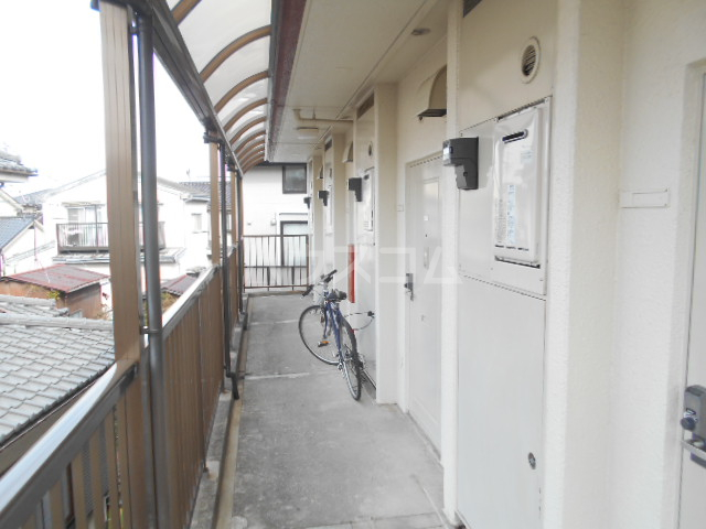 22/30 エントランス