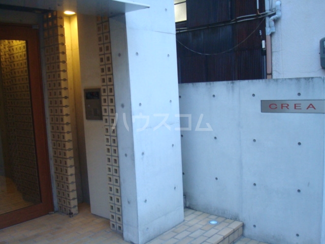 23/28 エントランス