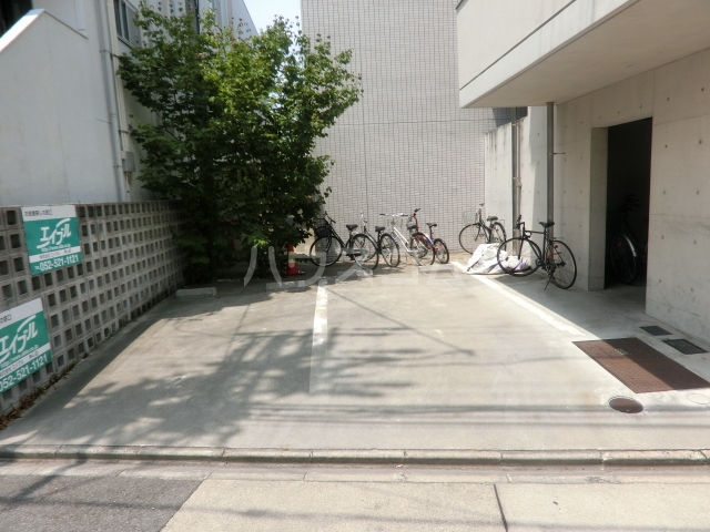 14/19 駐車場