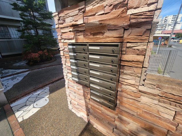 18/27 エントランス