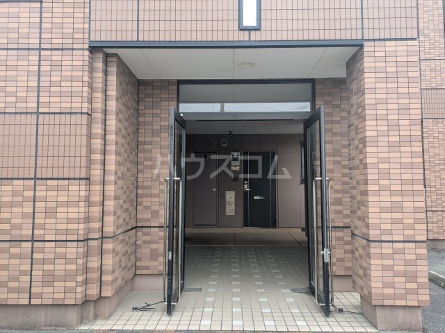 22/30 エントランス