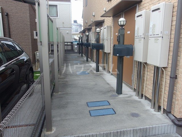 23/30 エントランス