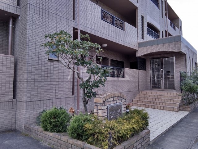 18/20 エントランス