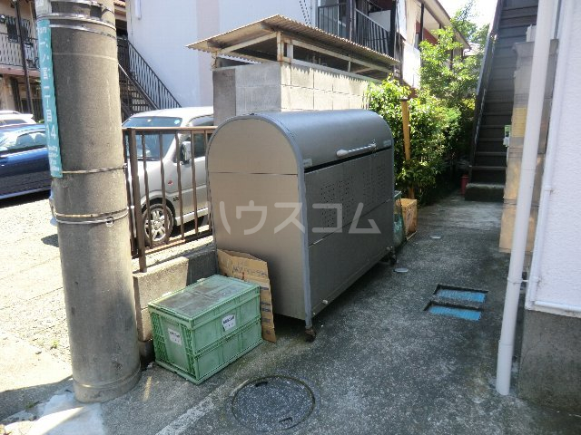 24/30 エントランス