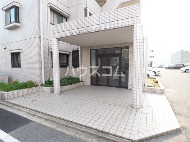 19/27 エントランス