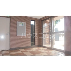 21/28 エントランス