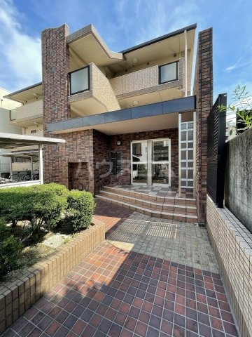 17/27 エントランス