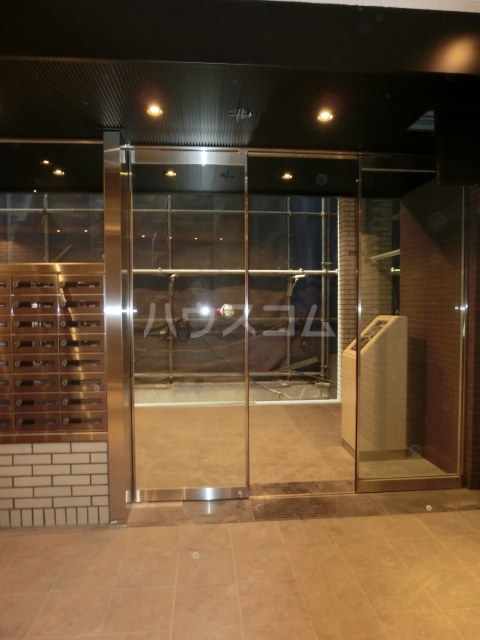 20/26 エントランス