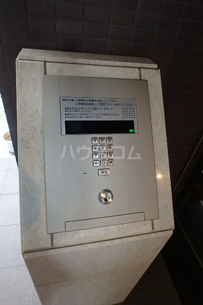 17/23 エントランス