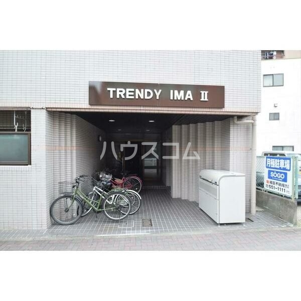 17/26 エントランス