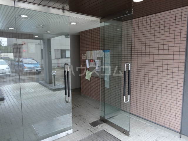 18/28 エントランス