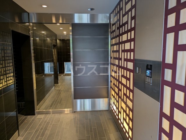 20/28 エントランス