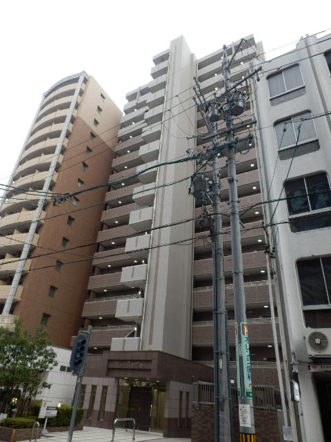 18/27 エントランス