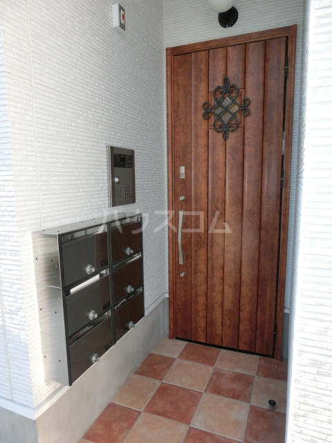 17/23 エントランス