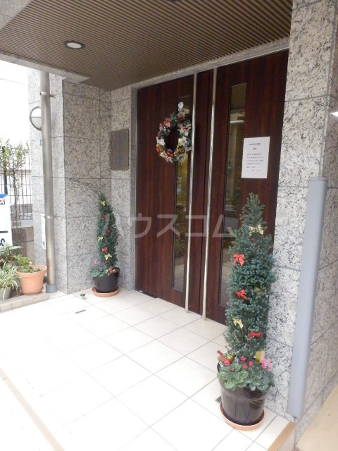 21/28 エントランス