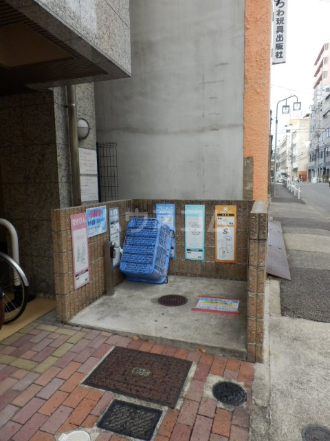 21/29 エントランス