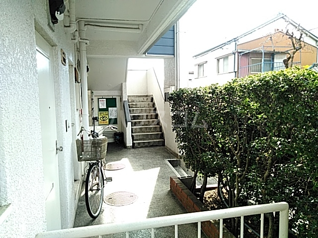 22/29 エントランス