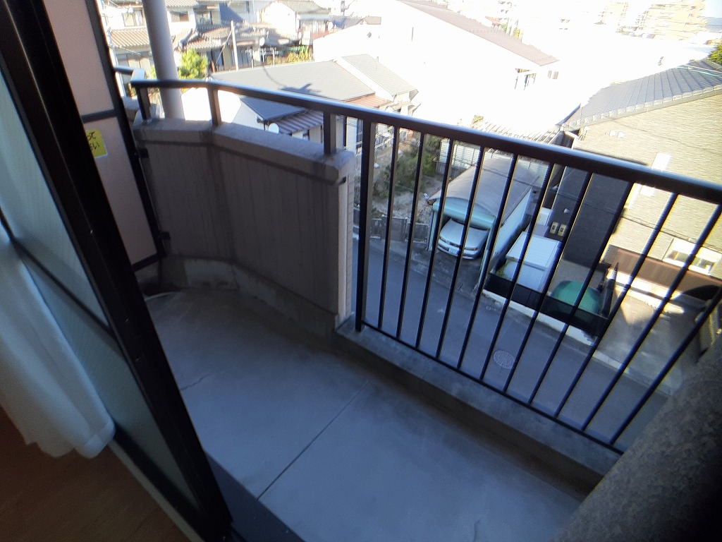 16/23 バルコニー