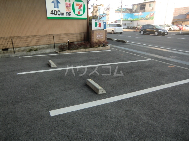 19/23 駐車場