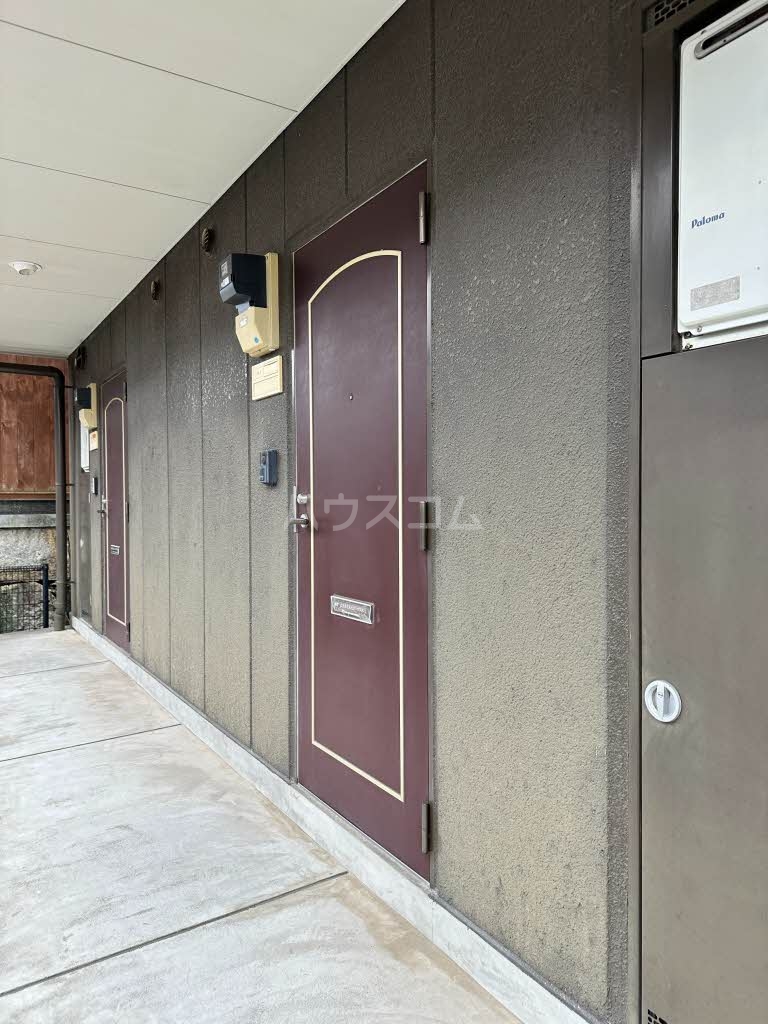 15/15 エントランス