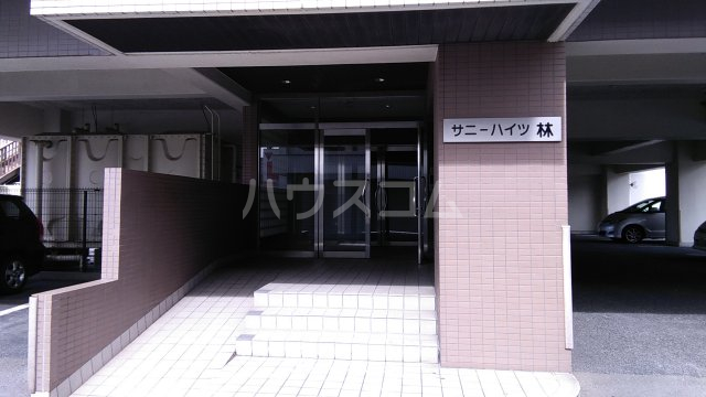 22/30 エントランス