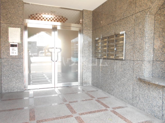 18/28 エントランス