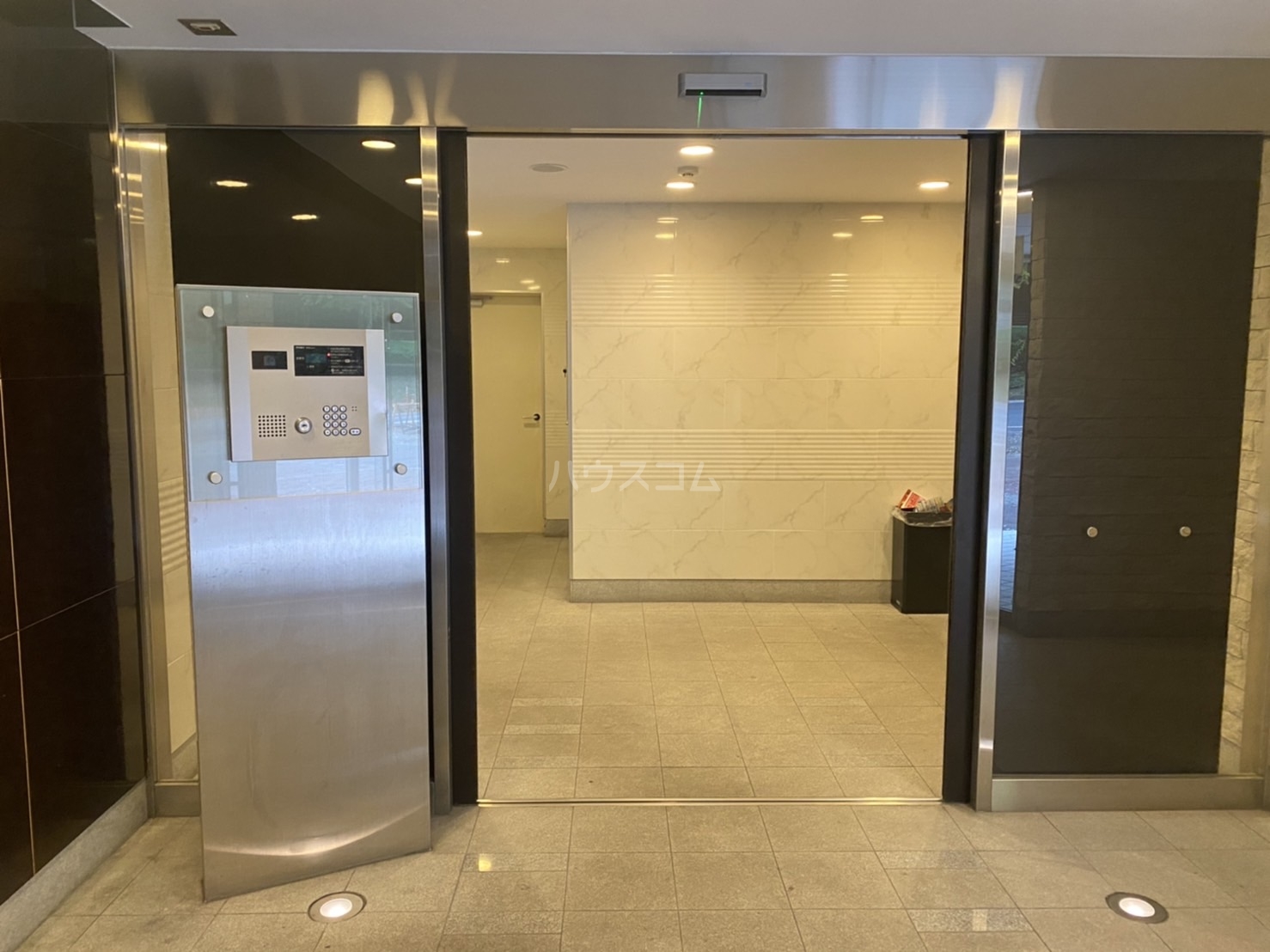 29/30 エントランス