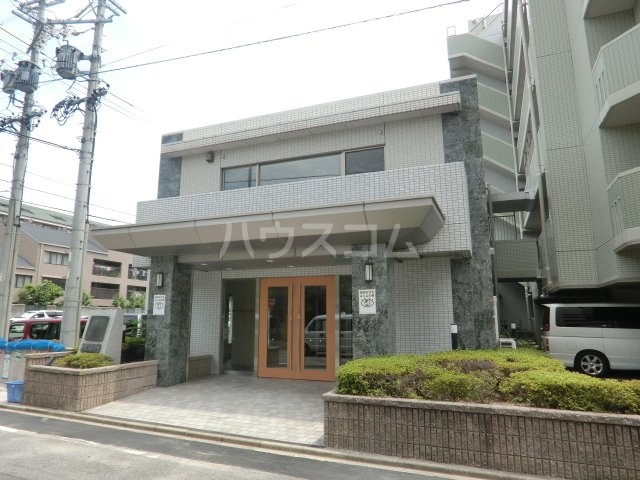 21/28 エントランス