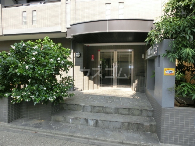 2/4 エントランス