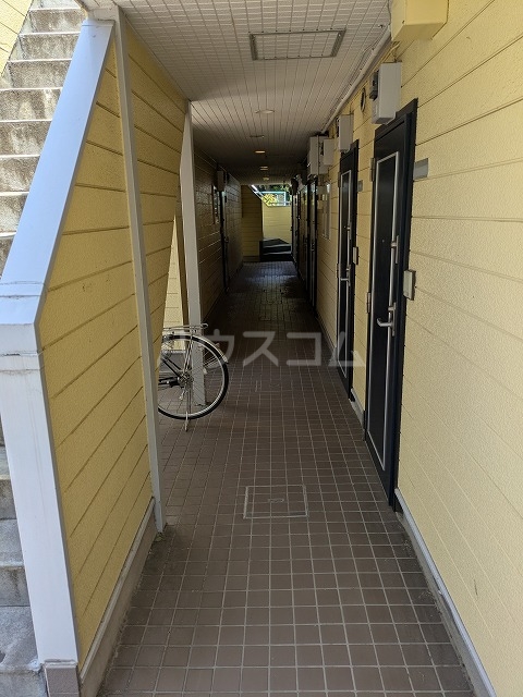 23/30 エントランス