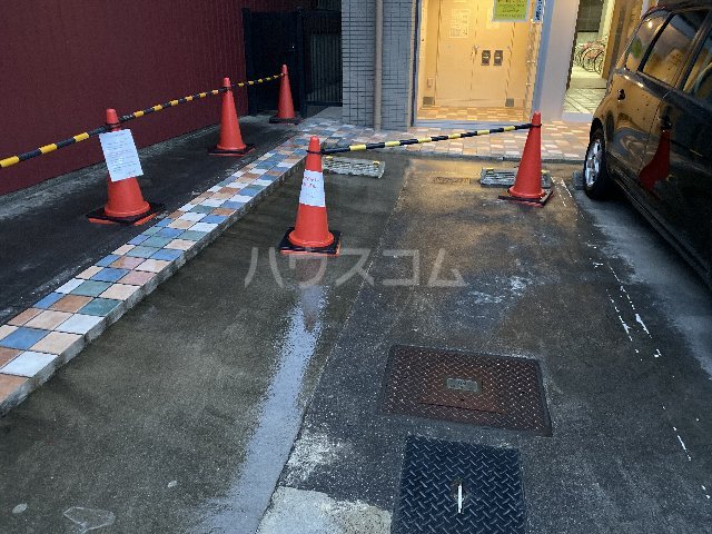 22/28 駐車場