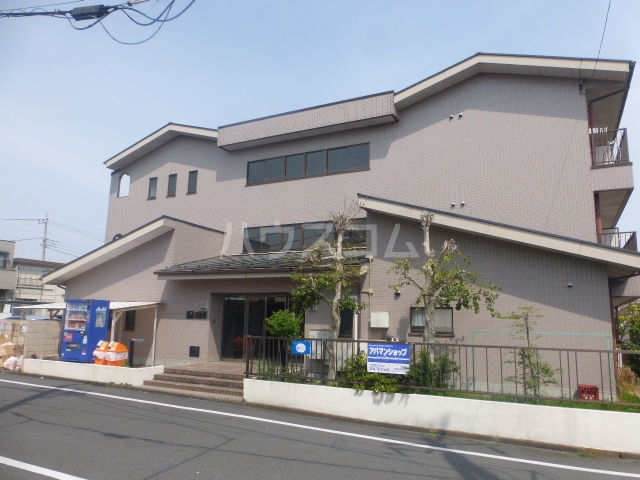 23/30 エントランス