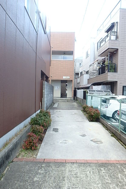 20/23 エントランス