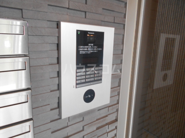 25/30 エントランス