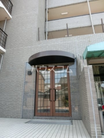 17/19 エントランス