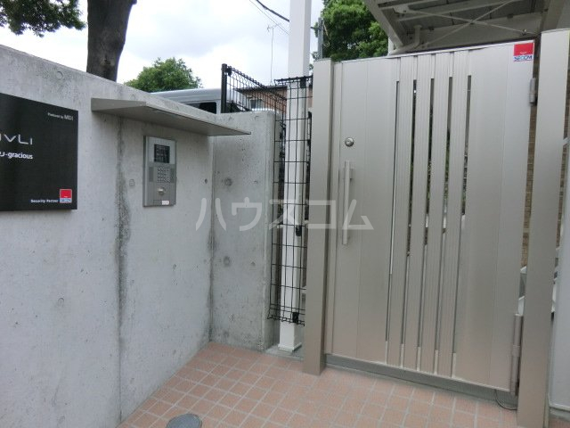 22/30 エントランス