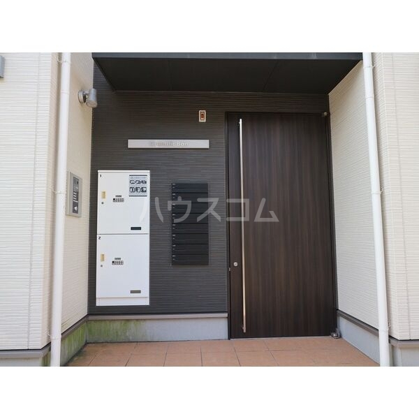 13/19 エントランス