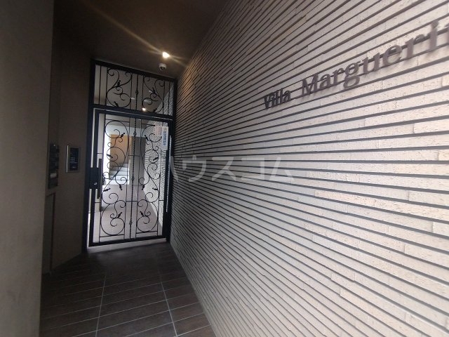 26/30 エントランス