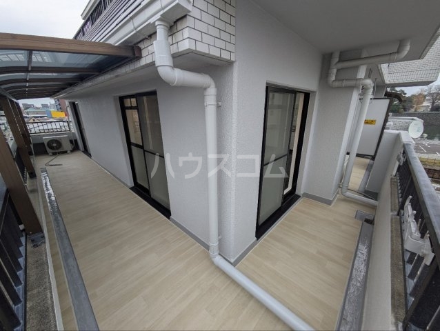 18/27 バルコニー