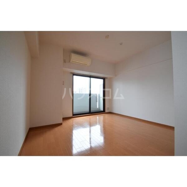 22/28 エントランス